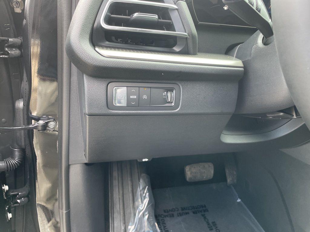 new 2026 Chevrolet Traverse car, priced at $43,434