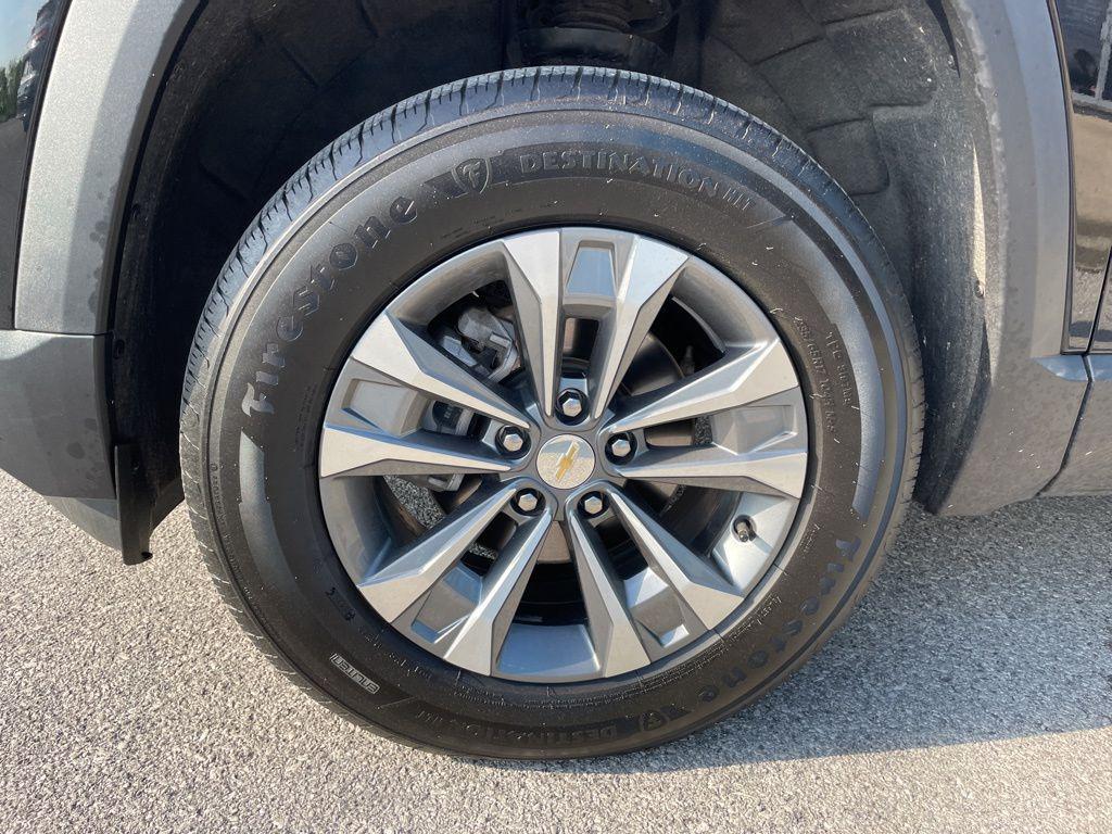 used 2025 Chevrolet Equinox car, priced at $25,015