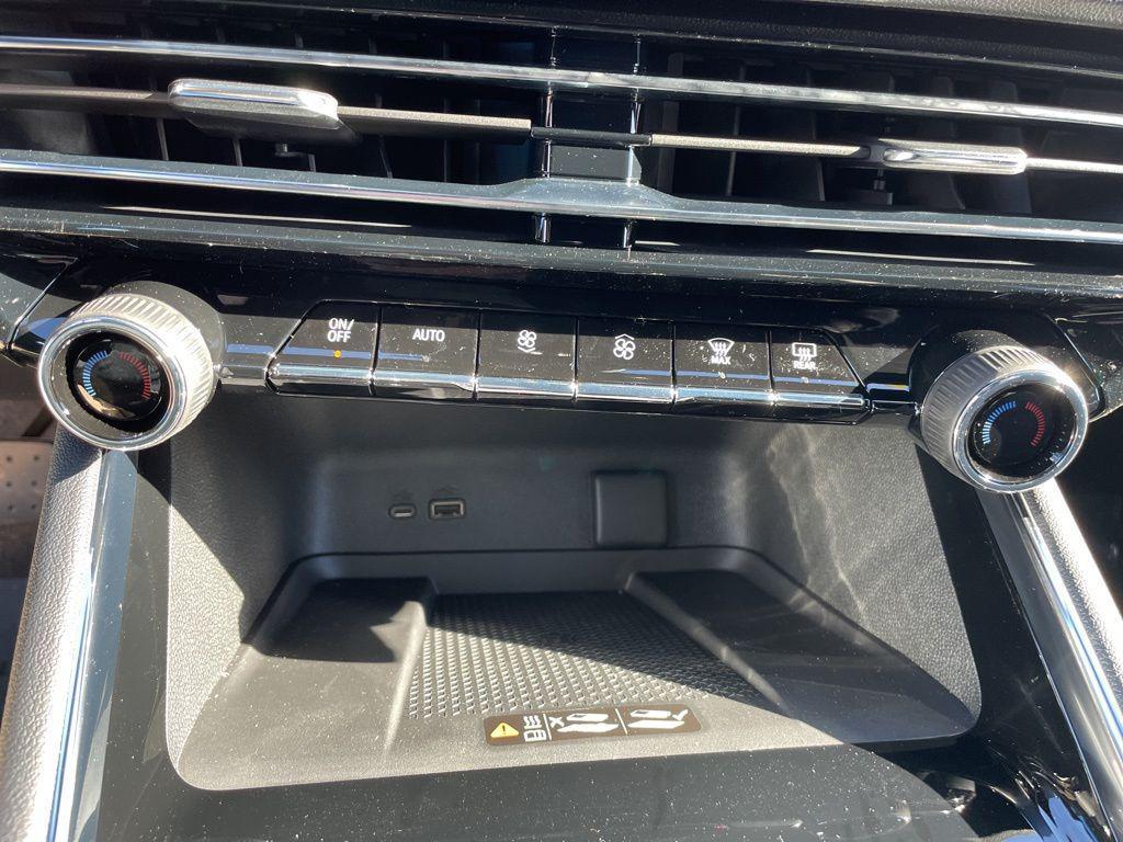 new 2026 Chevrolet Traverse car, priced at $41,908