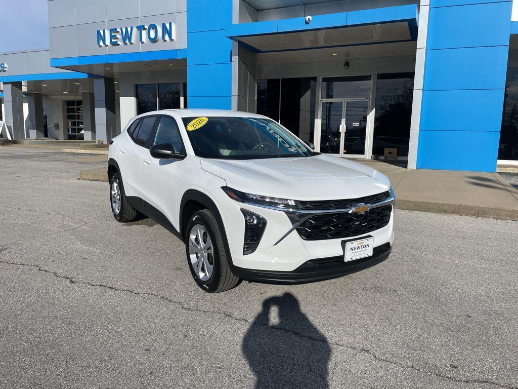 new 2026 Chevrolet Trax car, priced at $22,995