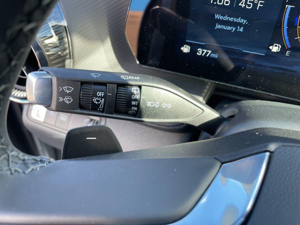 new 2026 Chevrolet Equinox car, priced at $28,679