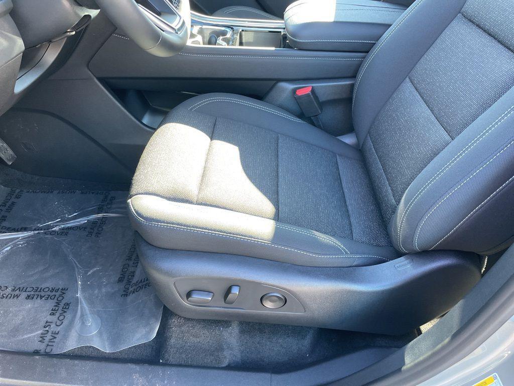 new 2026 Chevrolet Traverse car, priced at $41,908