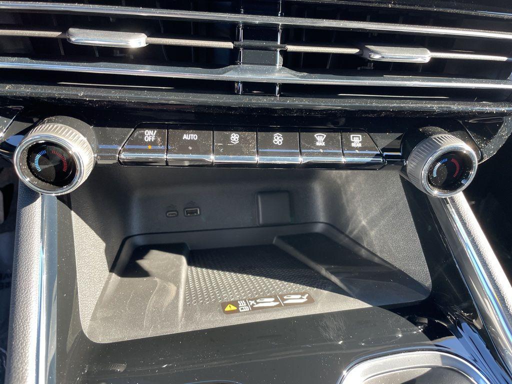 new 2026 Chevrolet Traverse car, priced at $41,908