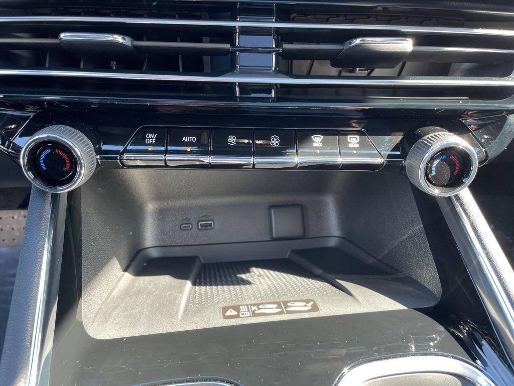 new 2026 Chevrolet Traverse car, priced at $57,935