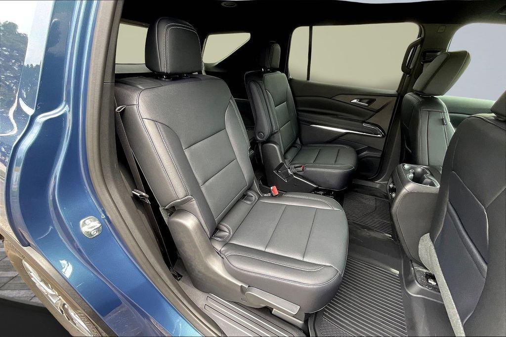 new 2026 Chevrolet Traverse car, priced at $43,120