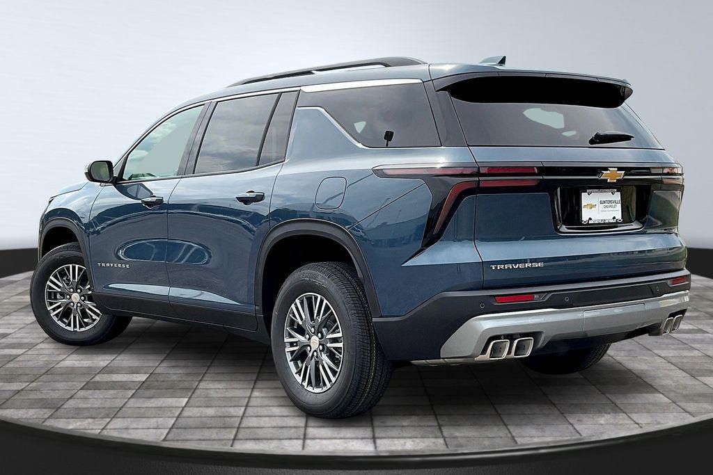 new 2026 Chevrolet Traverse car, priced at $43,120
