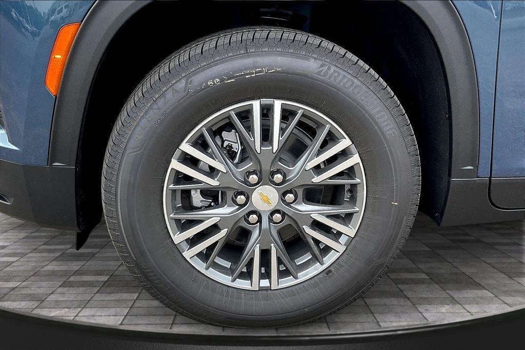 new 2026 Chevrolet Traverse car, priced at $43,120