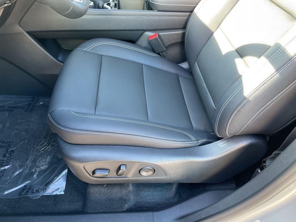 new 2026 Chevrolet Traverse car, priced at $44,445