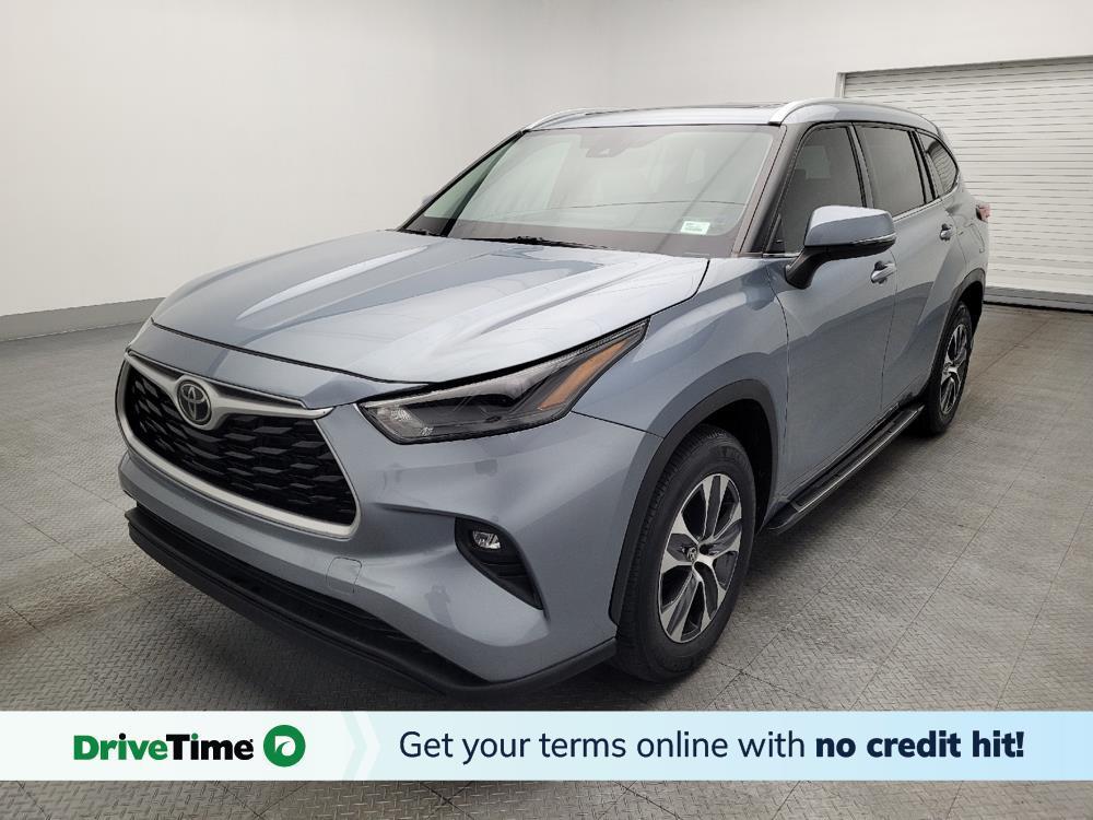 used 2022 Toyota Highlander car, priced at $28,695