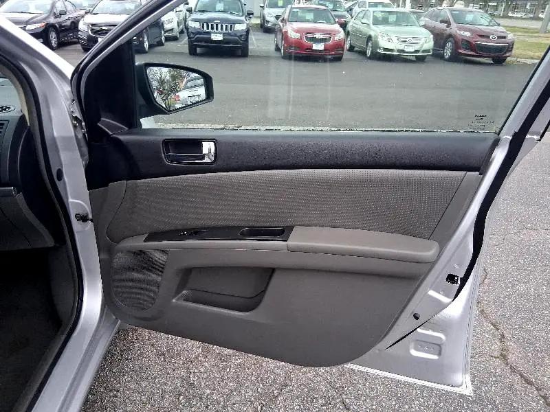 used 2009 Nissan Sentra car, priced at $5,495