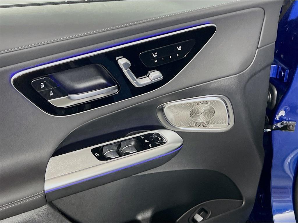 new 2025 Mercedes-Benz GLC 300 car, priced at $70,245