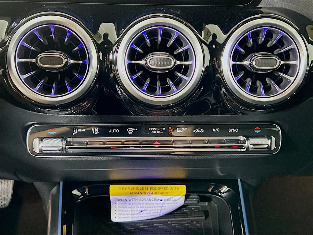 new 2025 Mercedes-Benz GLA 250 car, priced at $47,295