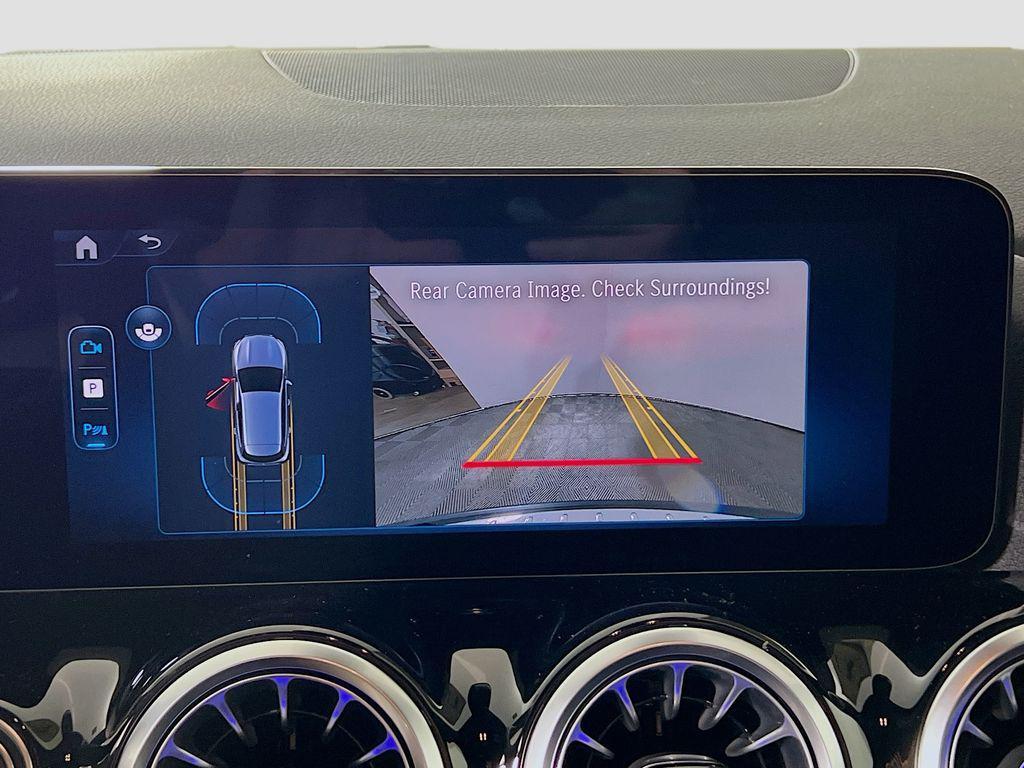 new 2025 Mercedes-Benz GLA 250 car, priced at $45,295