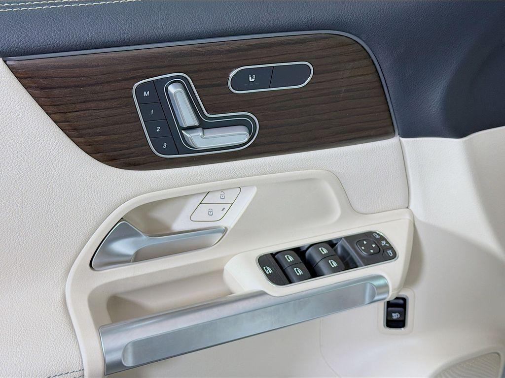 new 2026 Mercedes-Benz GLB 250 car, priced at $51,945