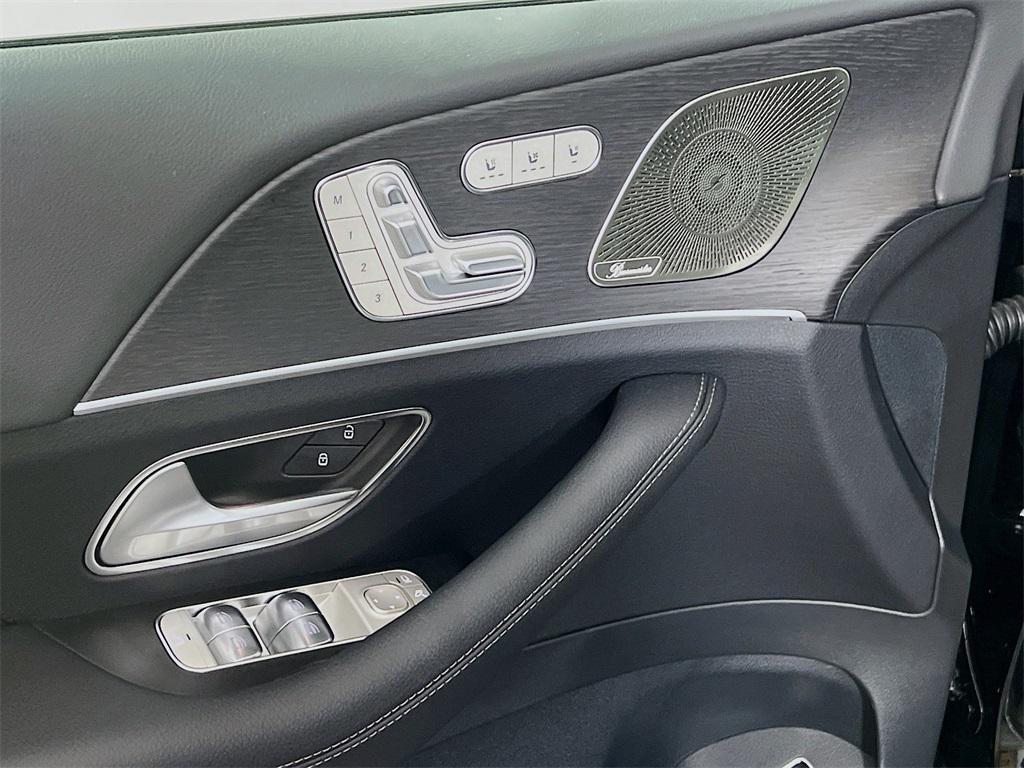 new 2025 Mercedes-Benz GLS 450 car, priced at $96,500