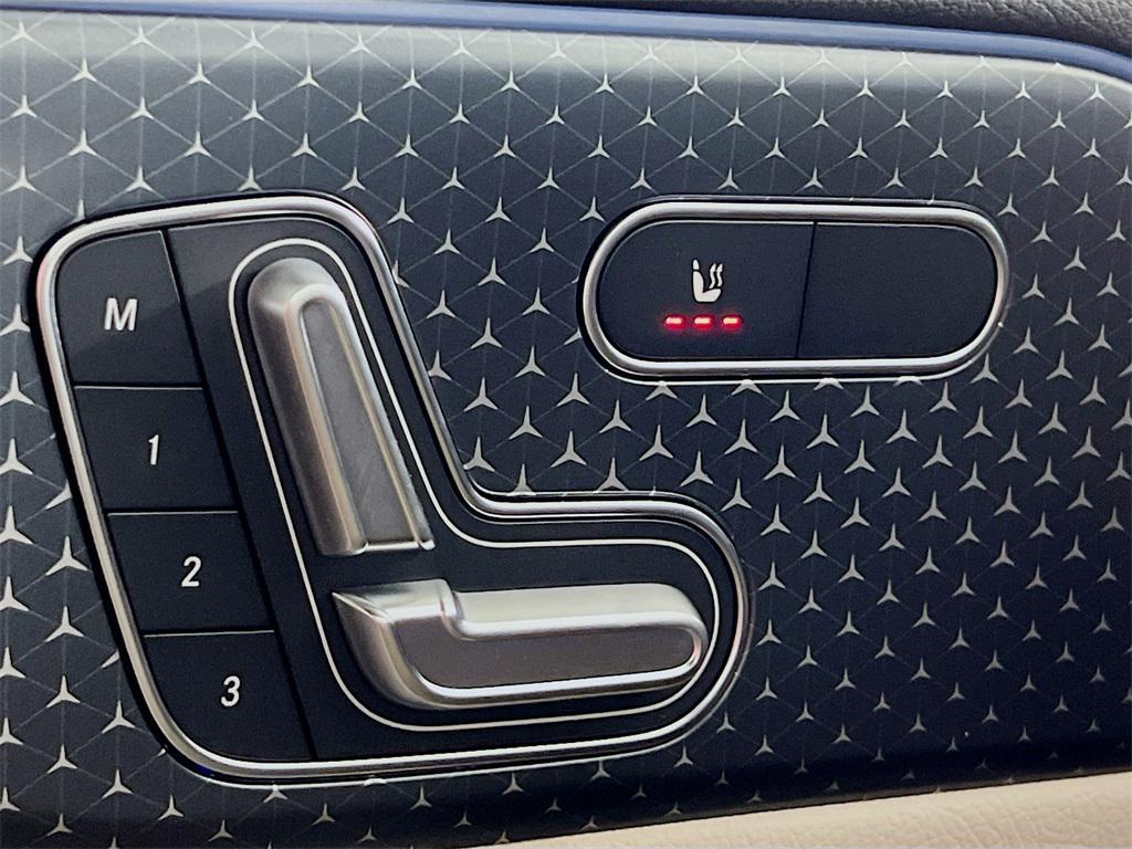 new 2025 Mercedes-Benz GLB 250 car, priced at $47,500