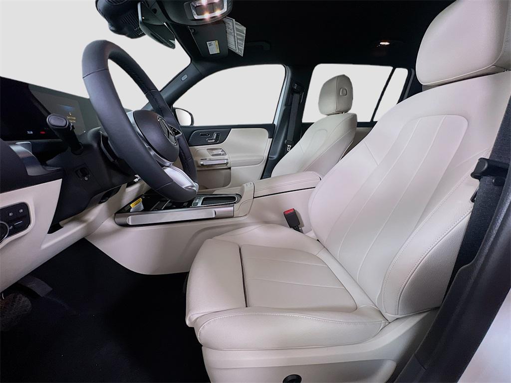new 2025 Mercedes-Benz GLB 250 car, priced at $47,500
