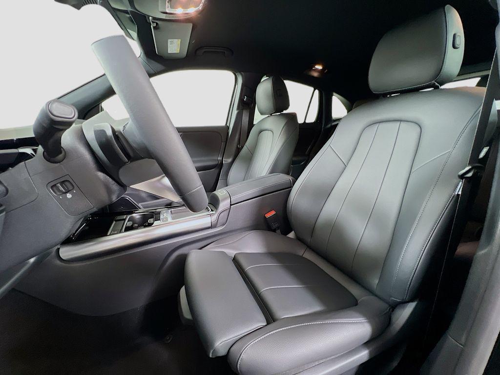 new 2025 Mercedes-Benz GLA 250 car, priced at $42,500