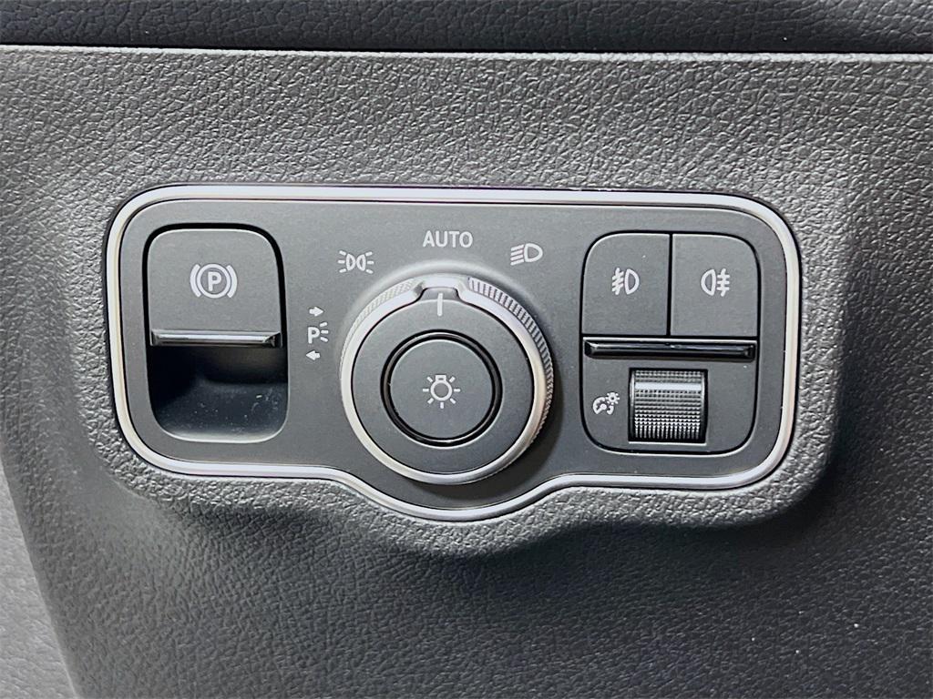 new 2026 Mercedes-Benz GLB 250 car, priced at $54,310