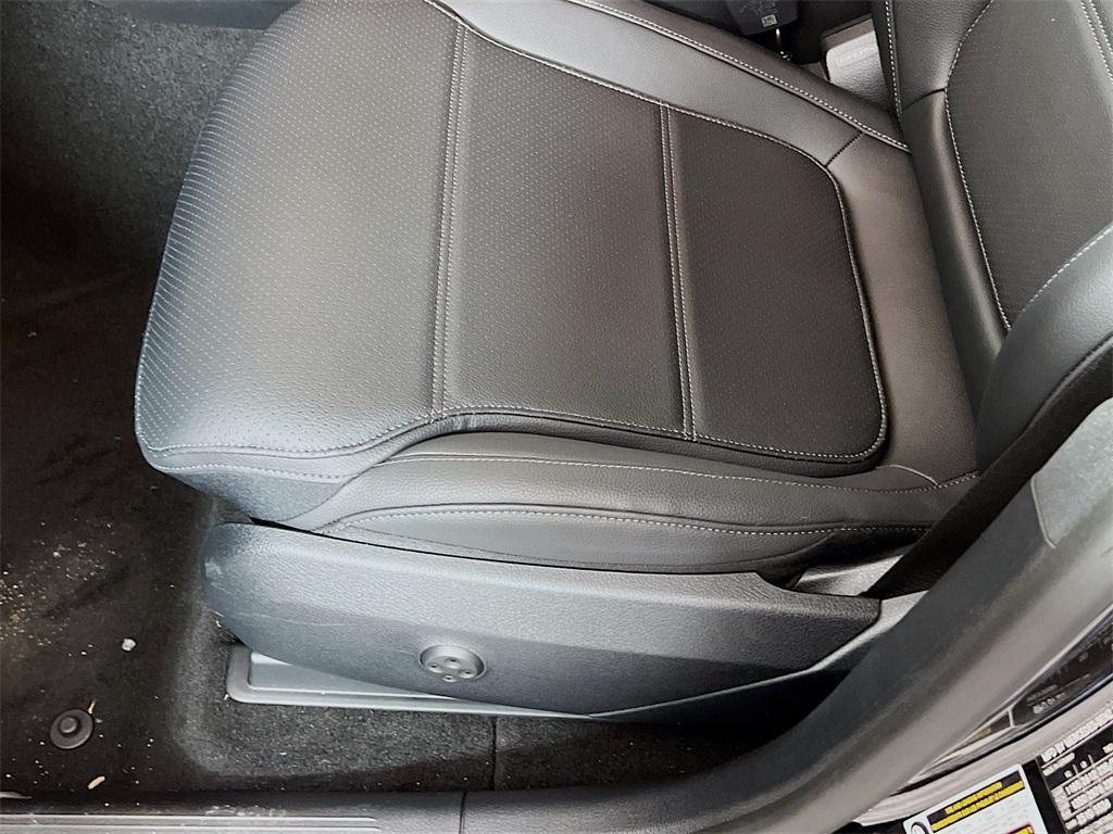 new 2025 Mercedes-Benz GLC 300 car, priced at $53,415