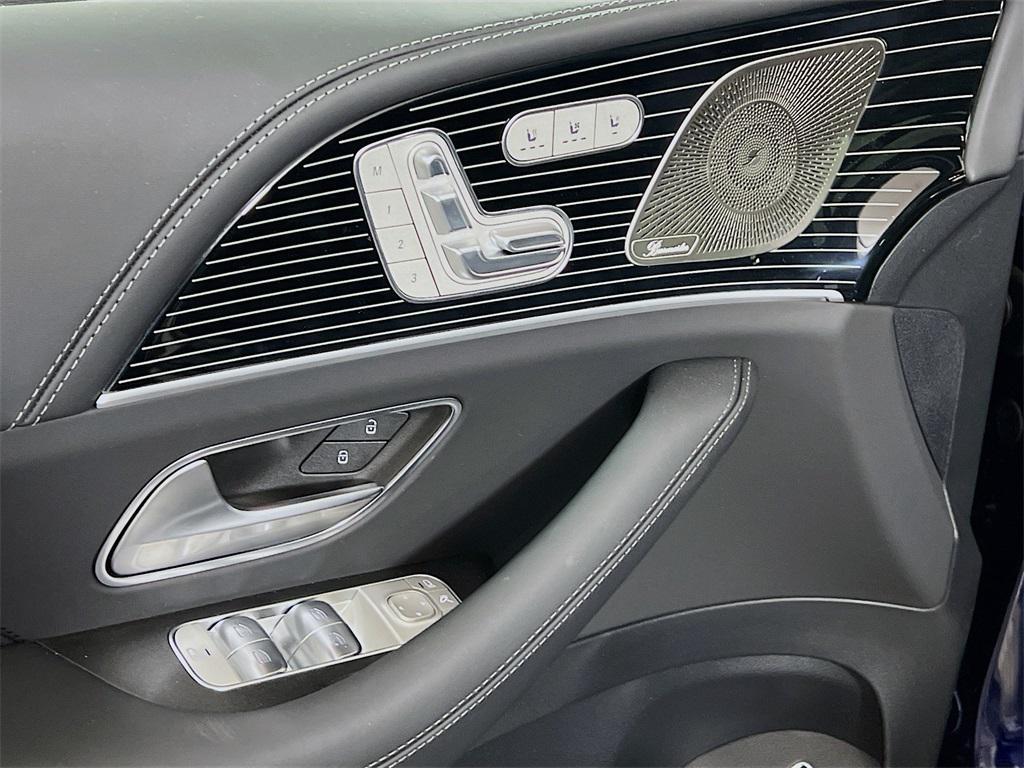 new 2025 Mercedes-Benz GLS 580 car, priced at $136,000