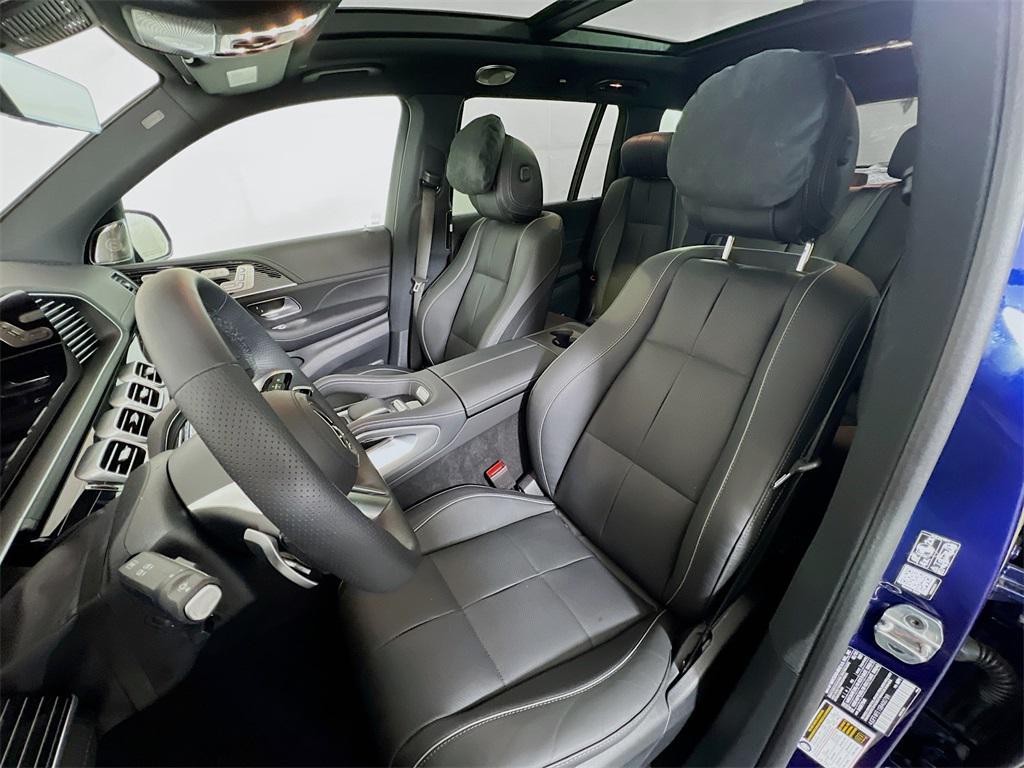 new 2025 Mercedes-Benz GLS 580 car, priced at $136,000