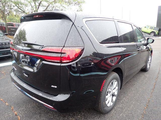 new 2026 Chrysler Pacifica car, priced at $45,015