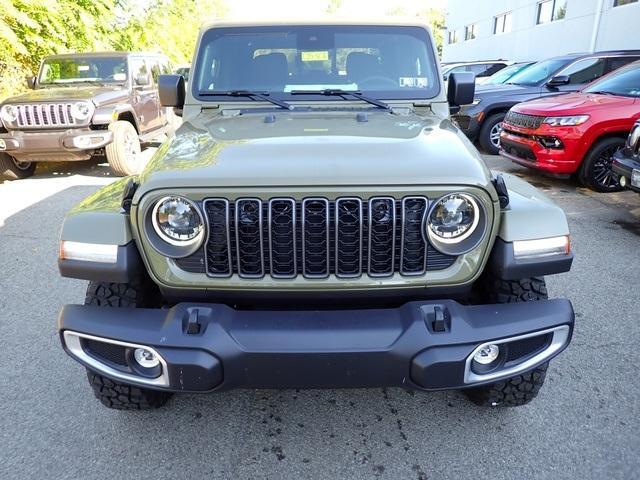 new 2025 Jeep Gladiator car, priced at $46,237