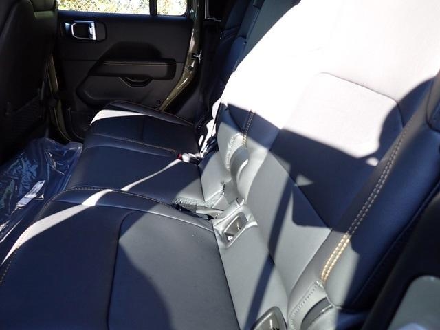 new 2025 Jeep Gladiator car, priced at $46,237