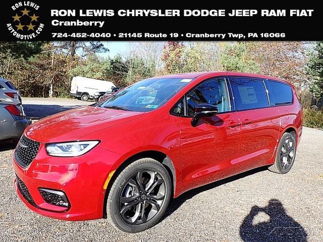 new 2026 Chrysler Pacifica car, priced at $46,466