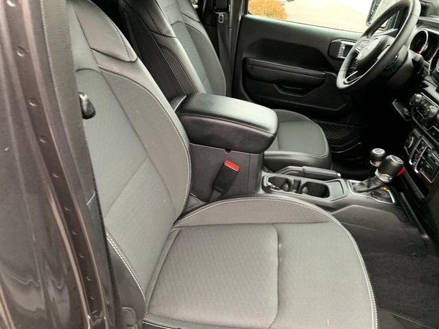 used 2023 Jeep Gladiator car, priced at $33,165