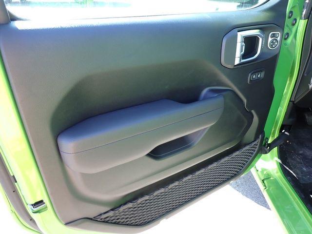 new 2025 Jeep Wrangler car, priced at $43,599