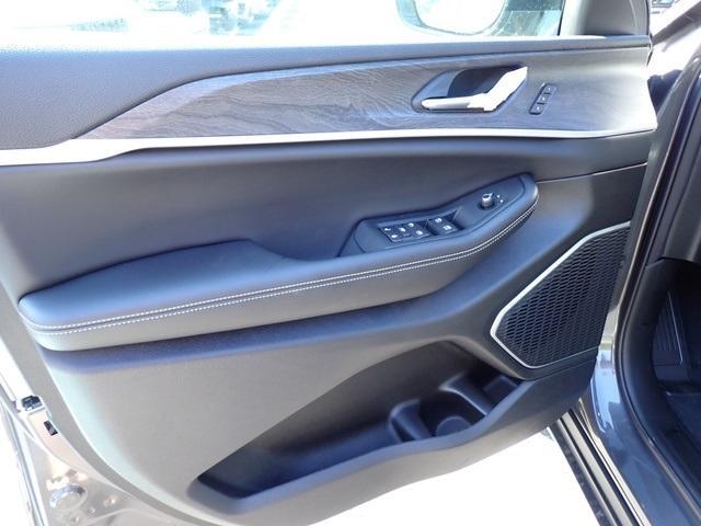 new 2025 Jeep Grand Cherokee L car, priced at $44,383