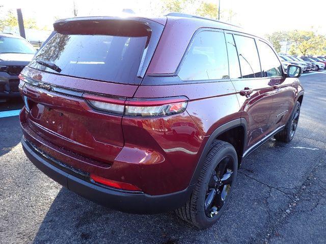 new 2025 Jeep Grand Cherokee car, priced at $42,600