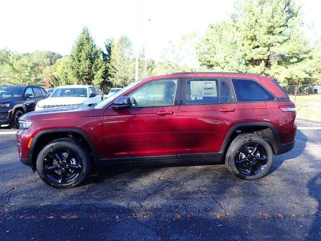 new 2025 Jeep Grand Cherokee car, priced at $42,600