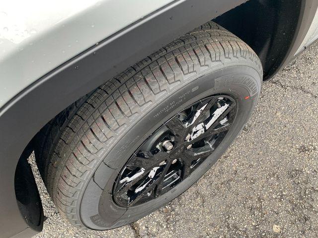 new 2026 Jeep Grand Cherokee car, priced at $44,317