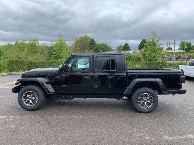 new 2026 Jeep Gladiator car, priced at $50,307