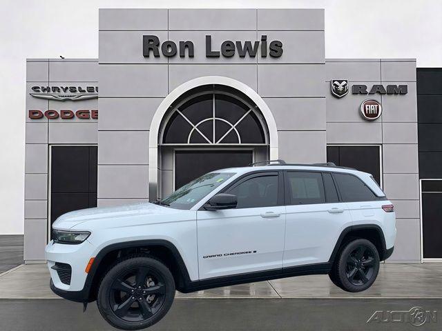 used 2023 Jeep Grand Cherokee car, priced at $30,215