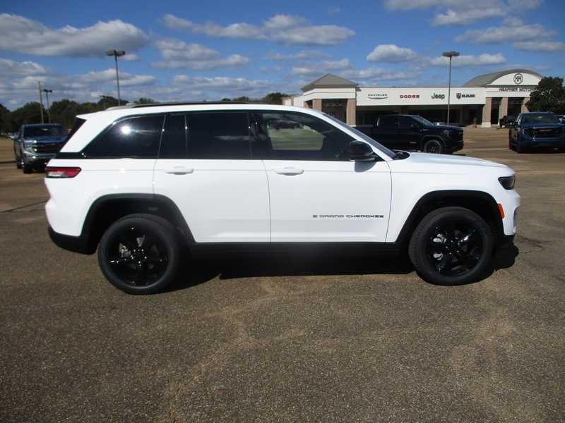 new 2025 Jeep Grand Cherokee car, priced at $47,191