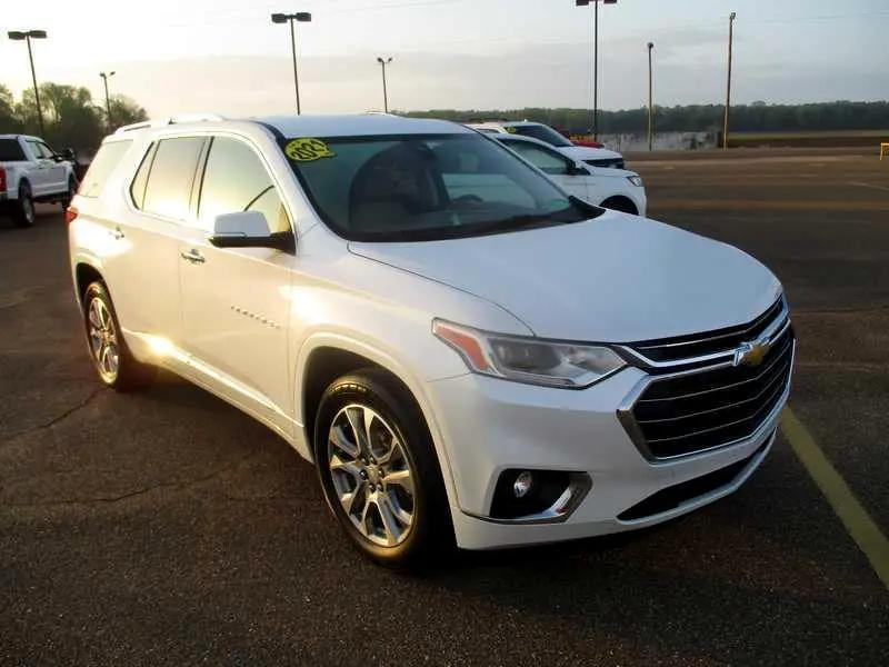 used 2021 Chevrolet Traverse car, priced at $23,730