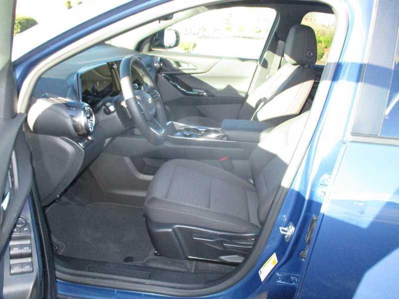 new 2026 Chevrolet Equinox car, priced at $30,495