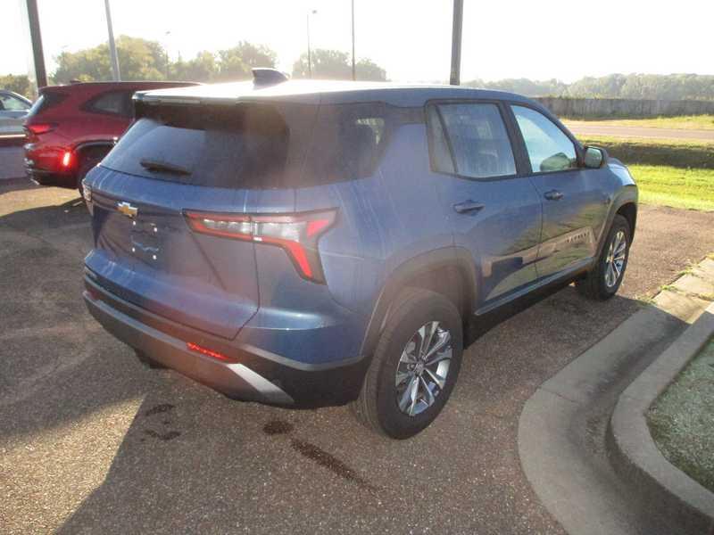 new 2026 Chevrolet Equinox car, priced at $30,495