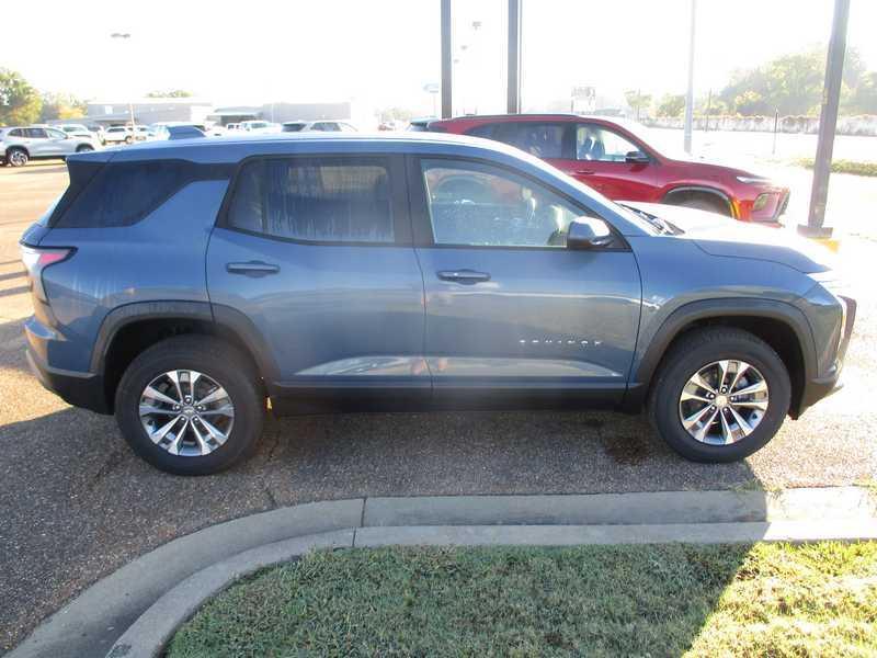 new 2026 Chevrolet Equinox car, priced at $30,495