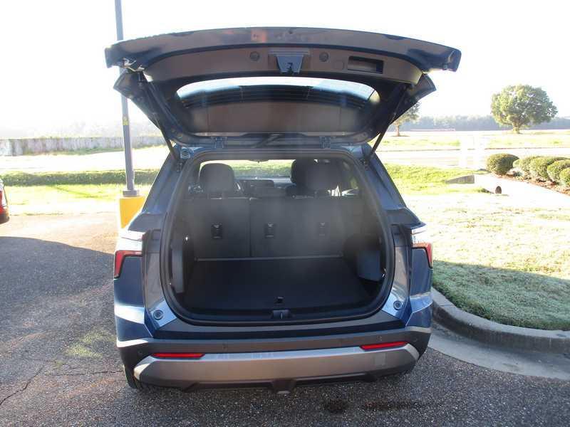 new 2026 Chevrolet Equinox car, priced at $30,495