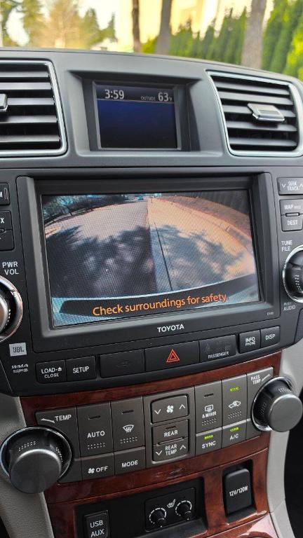 used 2011 Toyota Highlander car, priced at $12,995