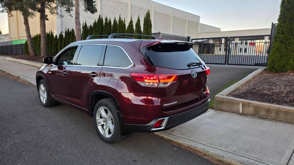 used 2017 Toyota Highlander Hybrid car, priced at $19,995