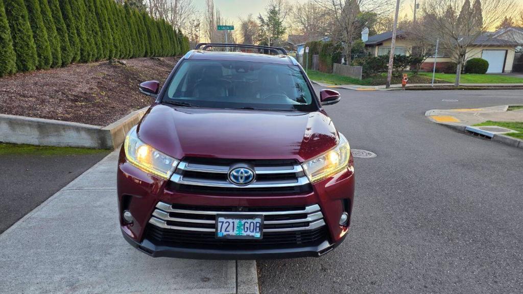 used 2017 Toyota Highlander Hybrid car, priced at $19,995