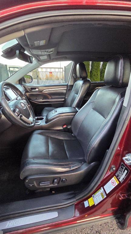 used 2017 Toyota Highlander Hybrid car, priced at $19,995