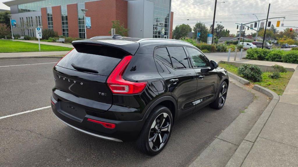 used 2020 Volvo XC40 car, priced at $18,995