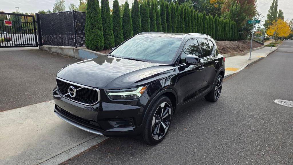 used 2020 Volvo XC40 car, priced at $17,995